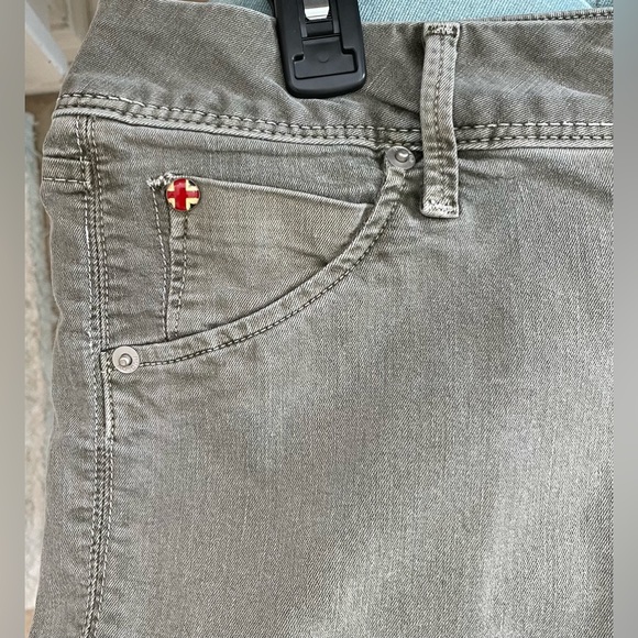 HUDSON JEANS -Sz 27, EUC-Olive Green’COLLIN SKINNY CROP’ - Picture 3 of 14